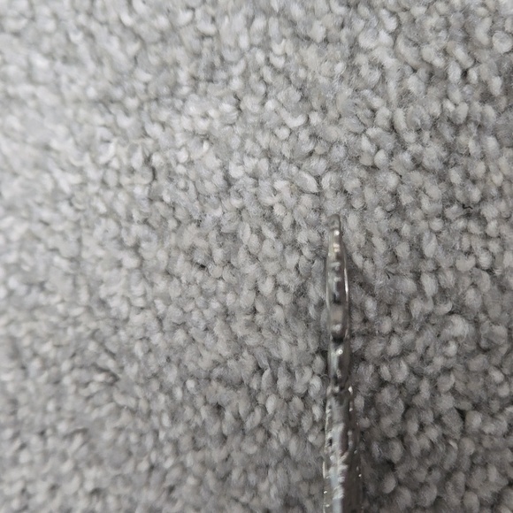 Pineapple Charm - Picture 3 of 5